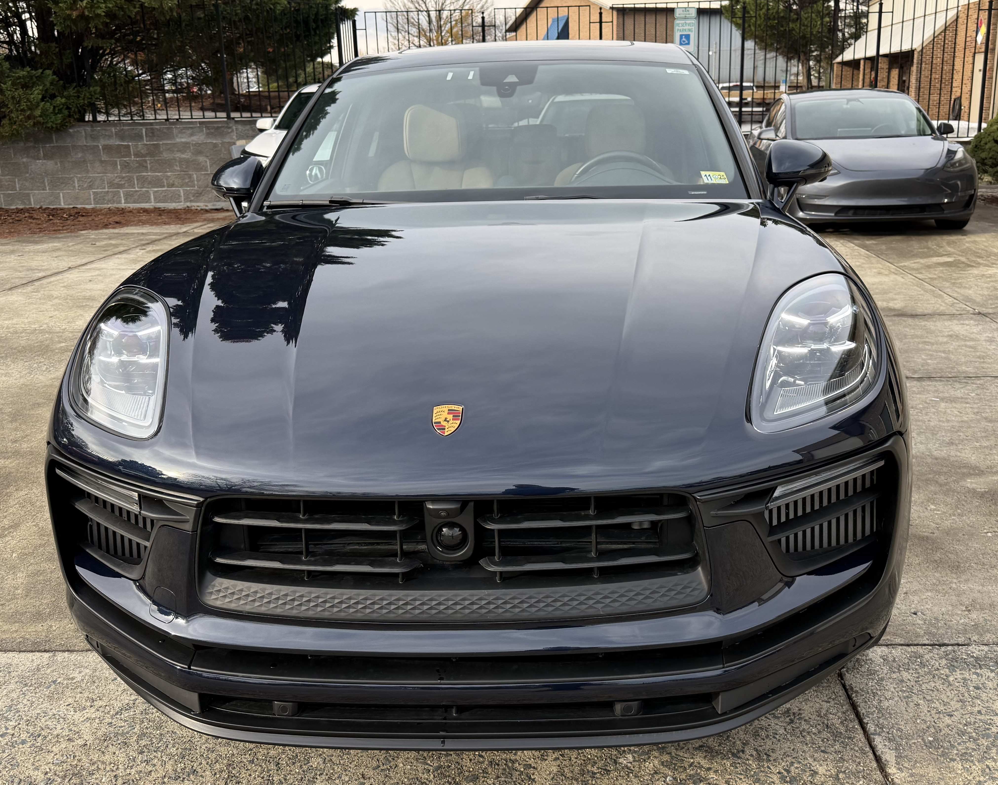 2023 Porsche Macan S - Photo 2