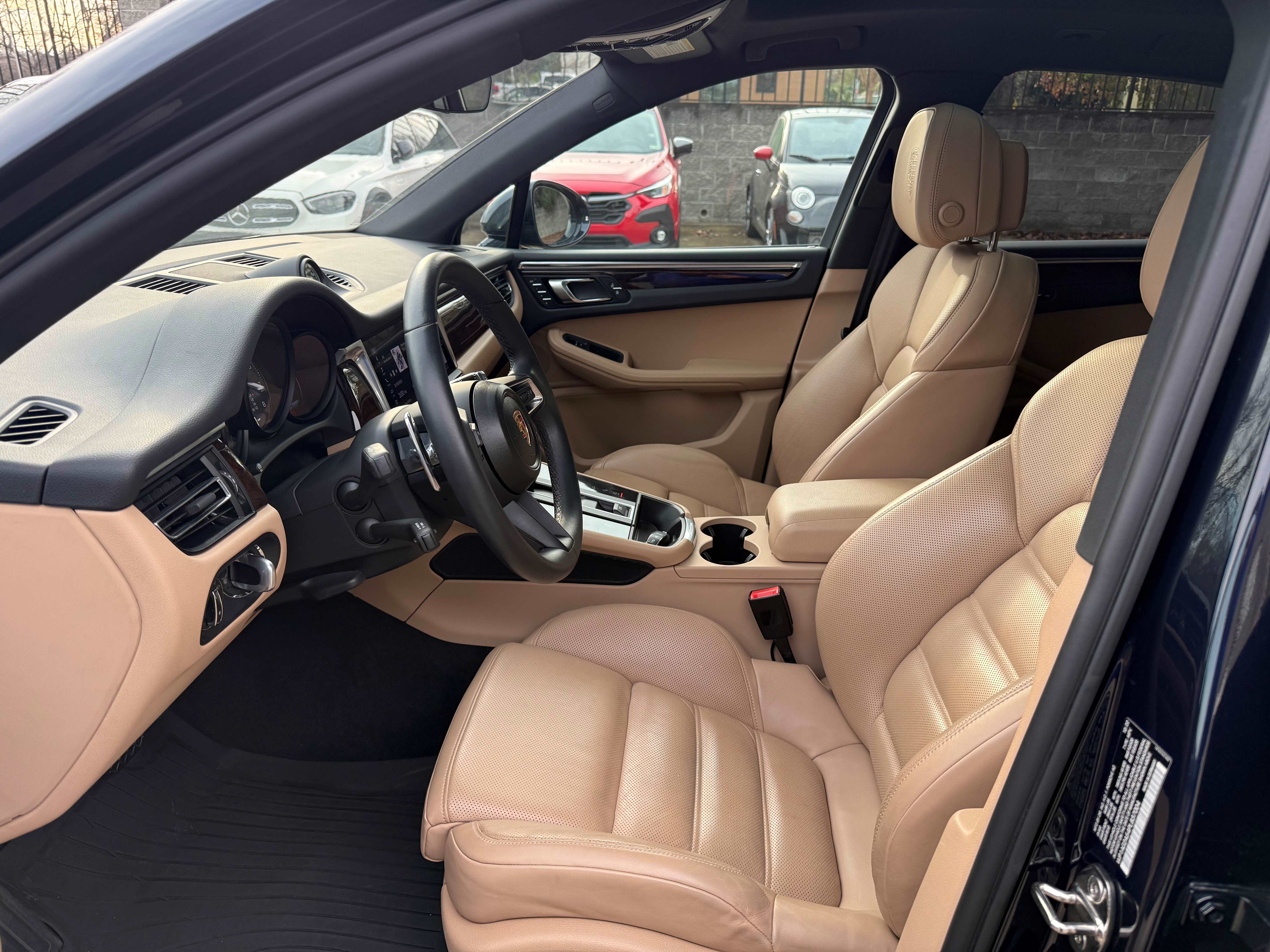 2023 Porsche Macan S - Photo 9