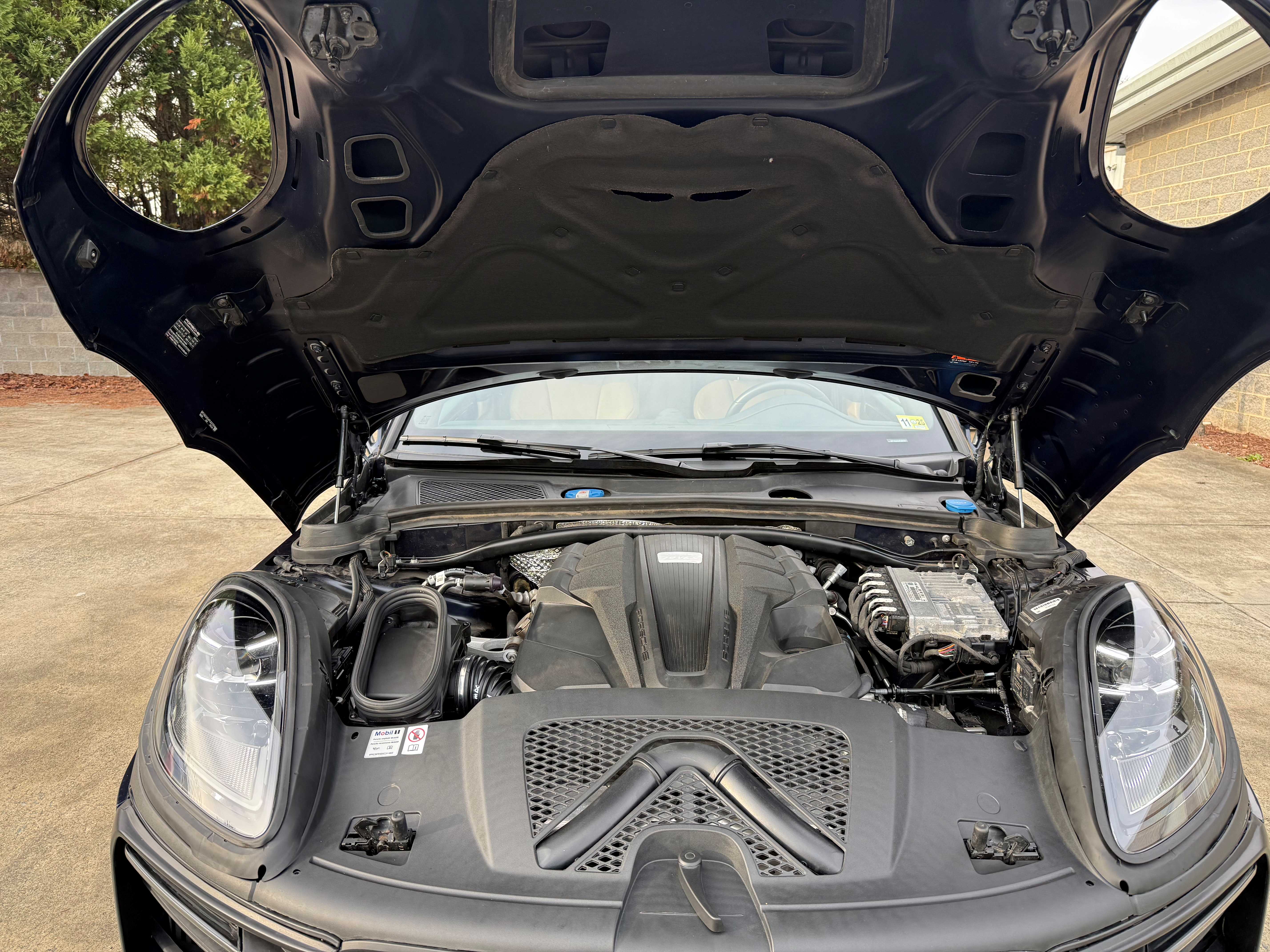 2023 Porsche Macan S - Photo 14