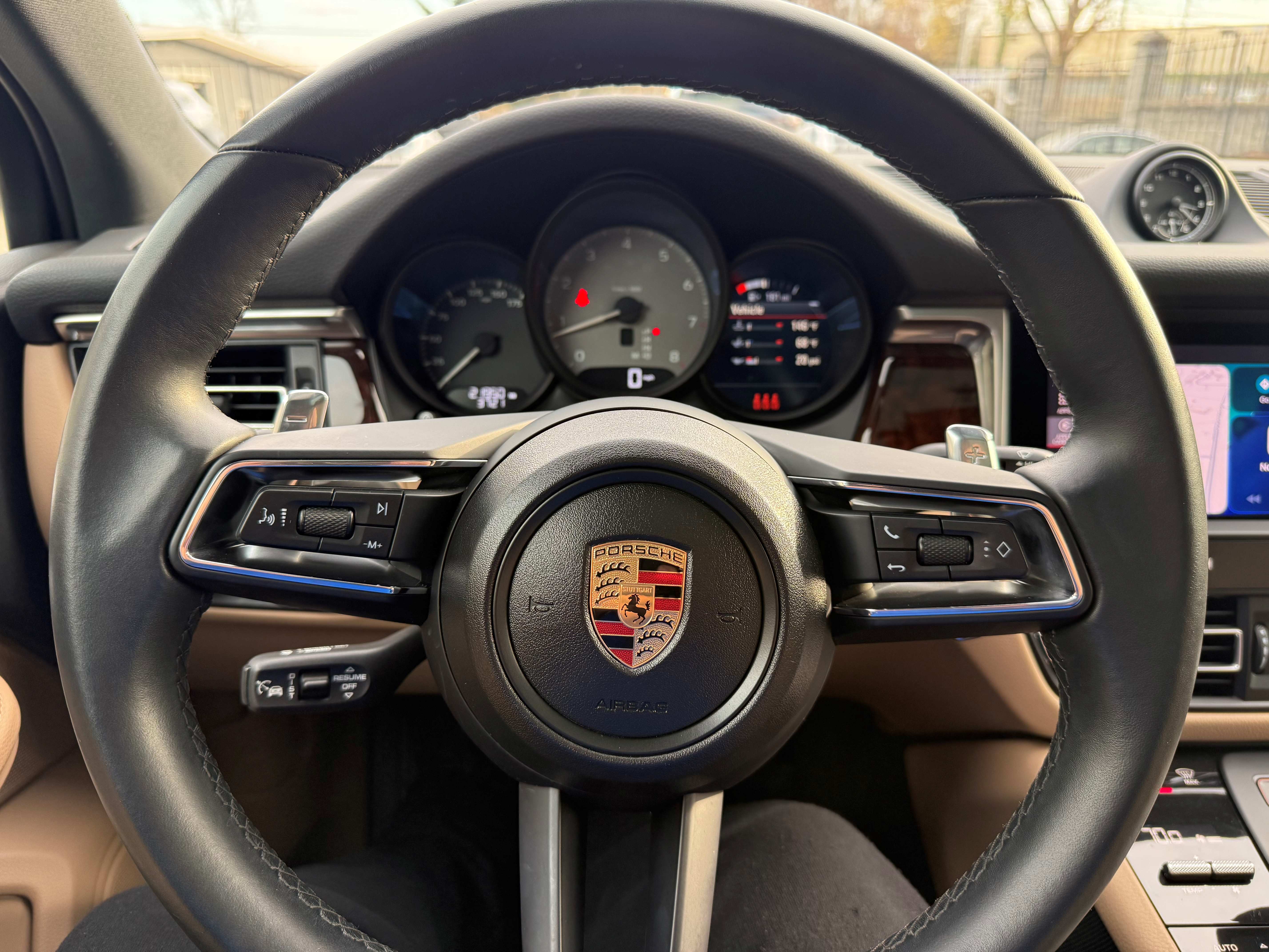 2023 Porsche Macan S - Photo 17