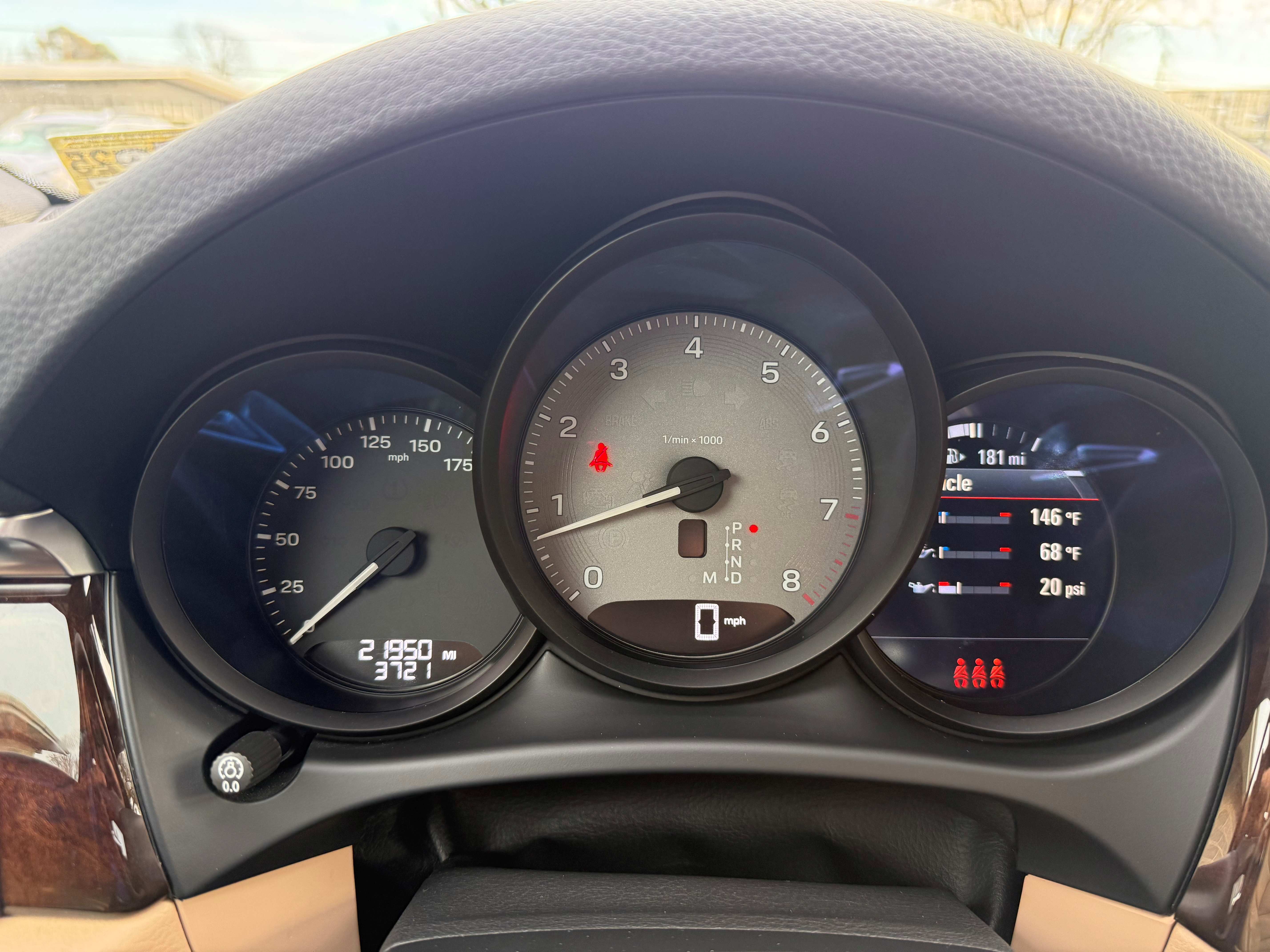 2023 Porsche Macan S - Photo 18