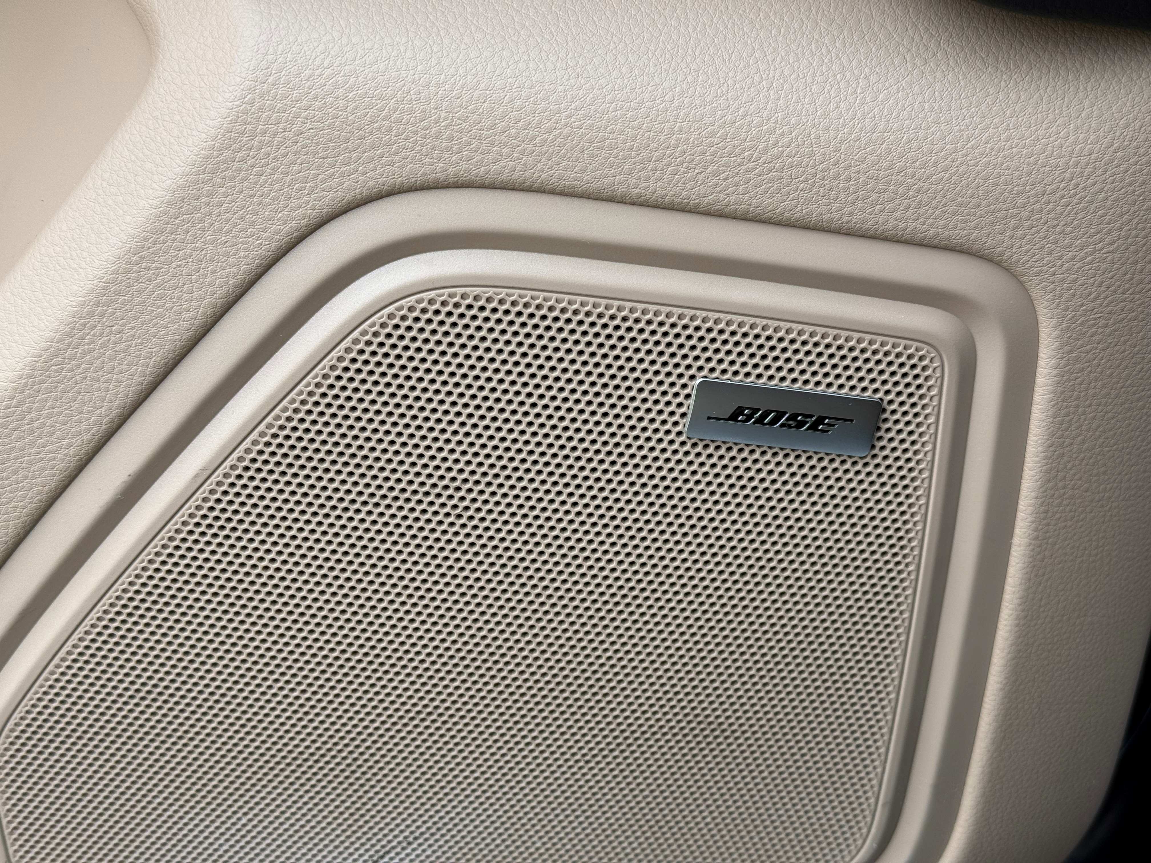 2023 Porsche Macan S - Photo 25