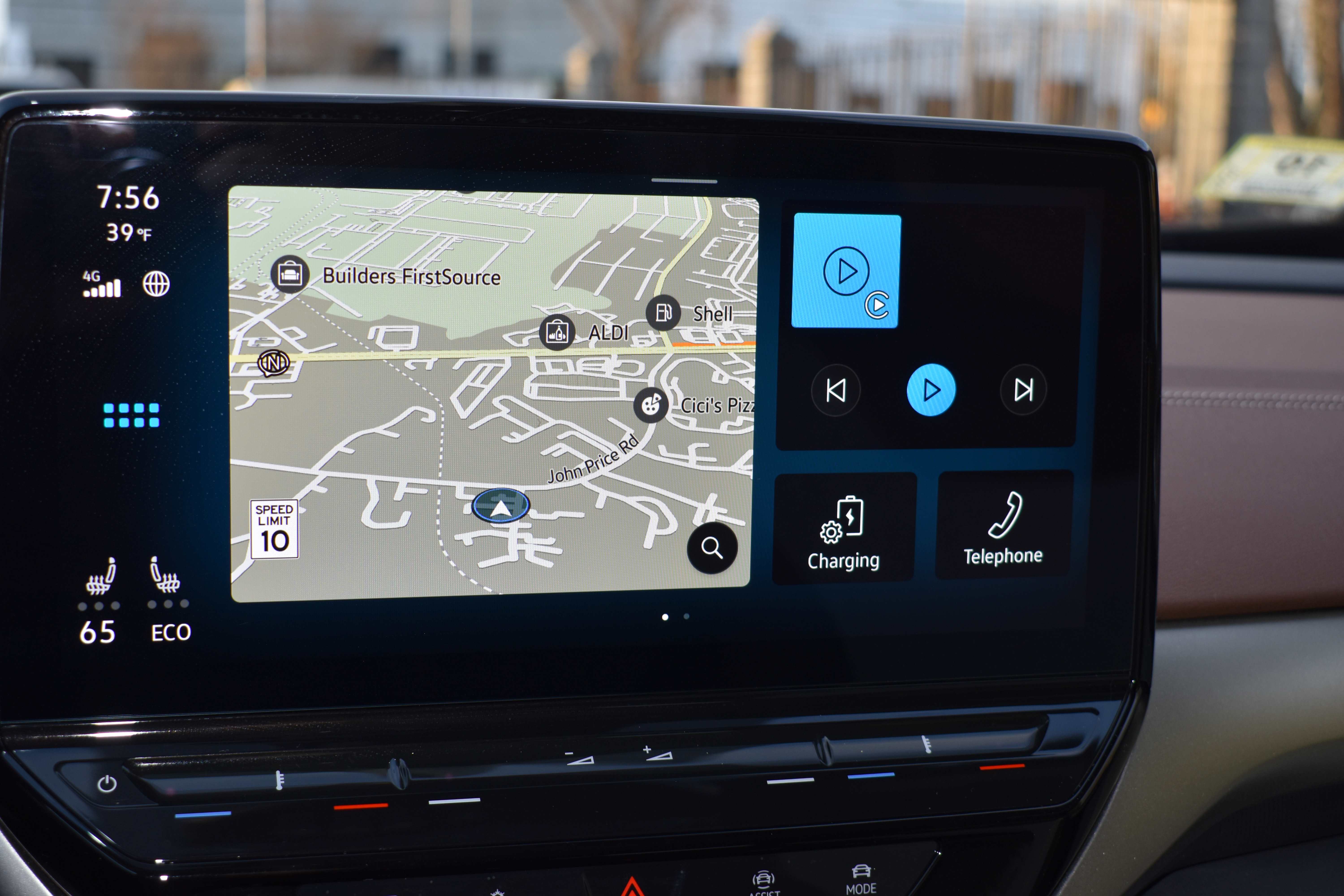 2023 Volkswagen ID.4 PRO - Photo 18