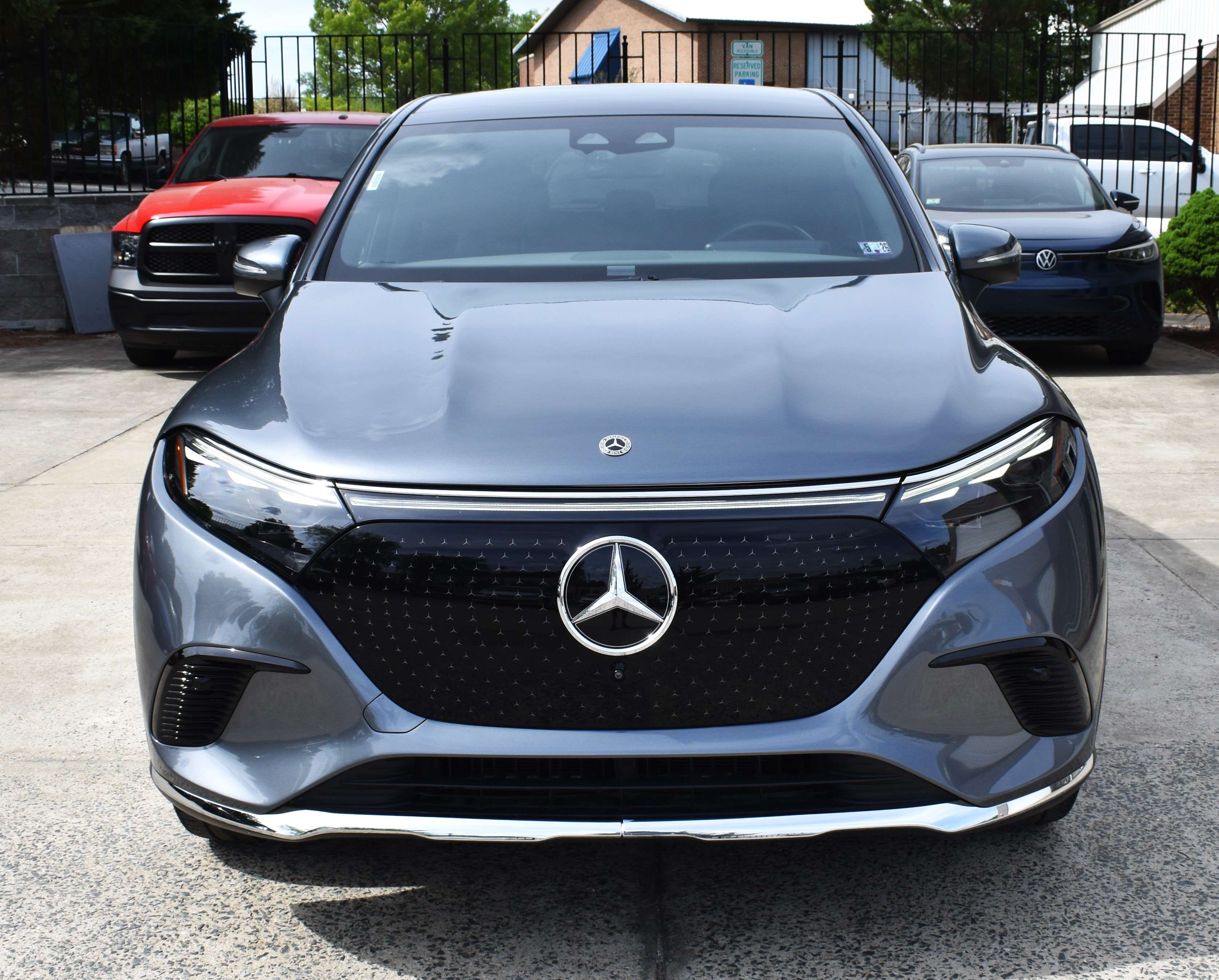 2023 Mercedes-Benz EQS SUV Base - Photo 2